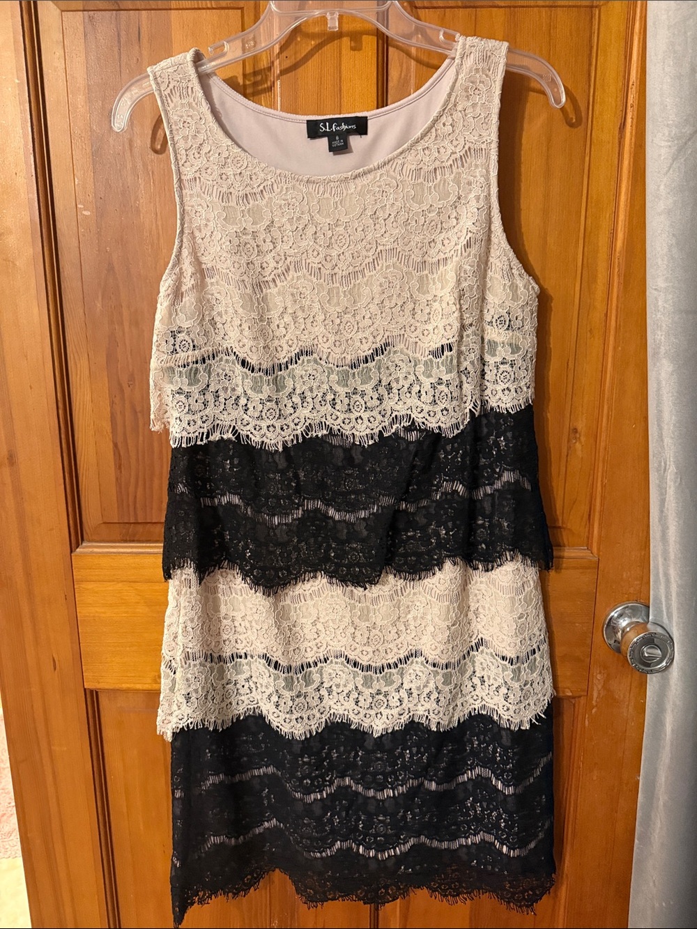 Sleeveless Lace Layered Shift Dress in Black and Tan